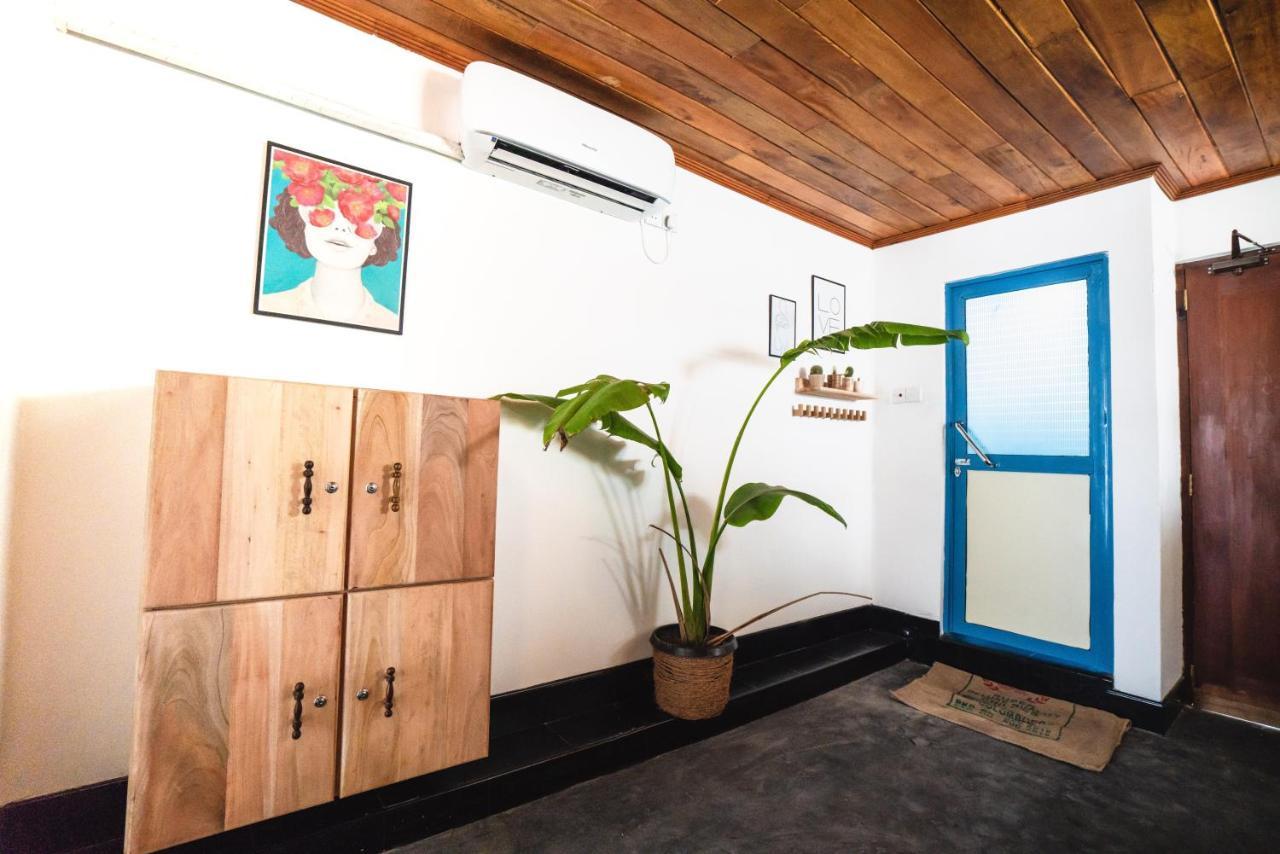 Layback Boutique Surf & Yoga Camp Sri Lanka Pansiyon Weligama Dış mekan fotoğraf